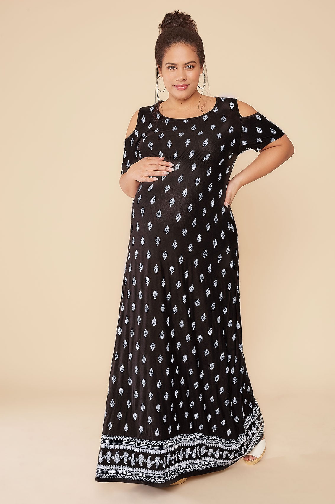 BUMP IT UP MATERNITY Black & White Paisley Print Cold Shoulder Maxi ...