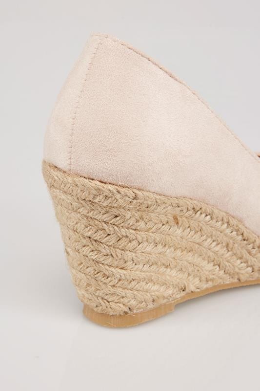 nude closed toe flats