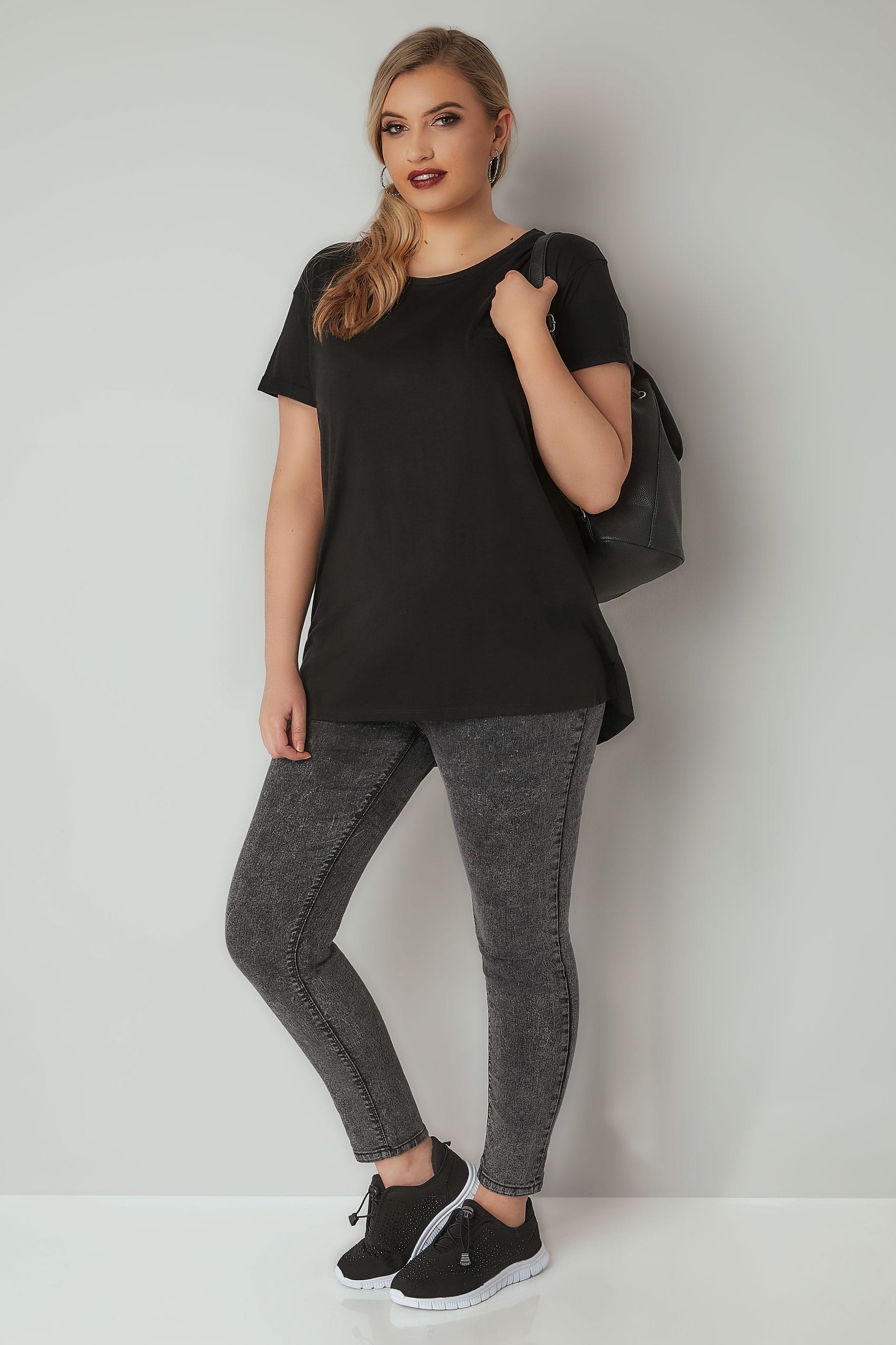 Download Black Pocket T-Shirt With Curved Hem, Plus size 16 to 36