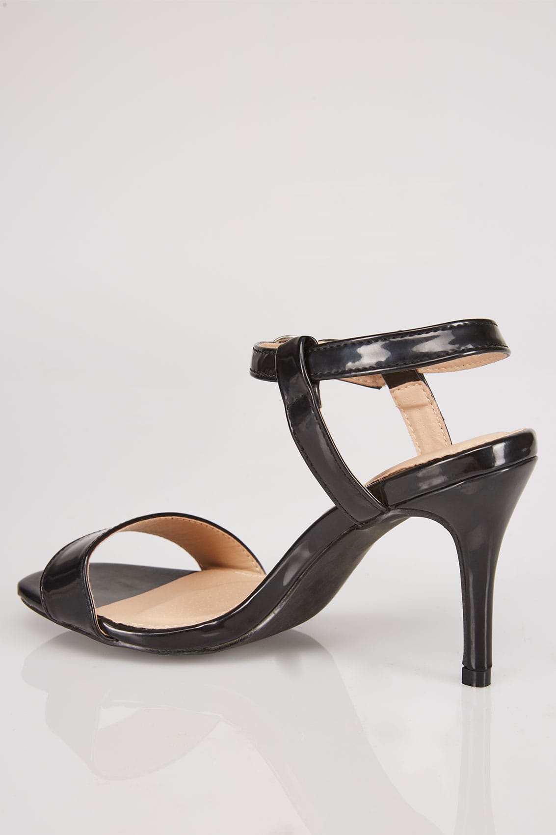 square toe sandals low heel