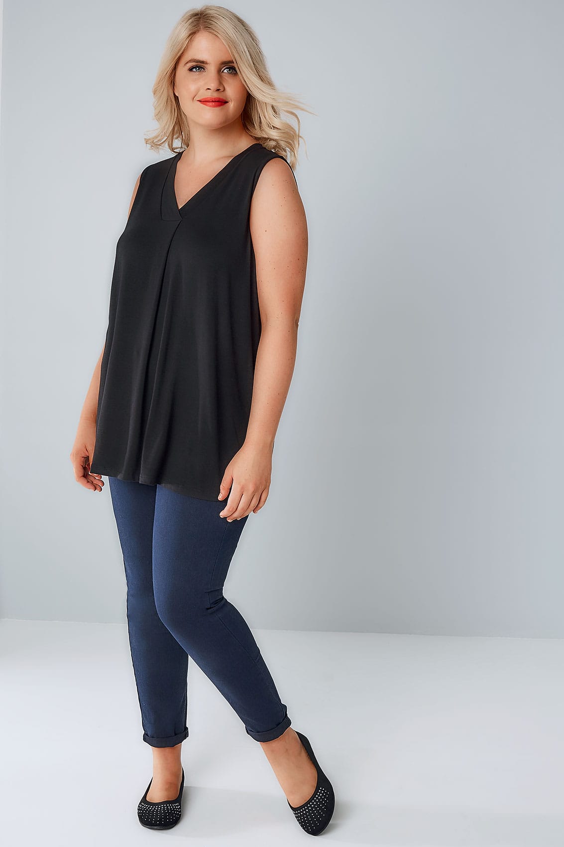 black sleeveless top v neck