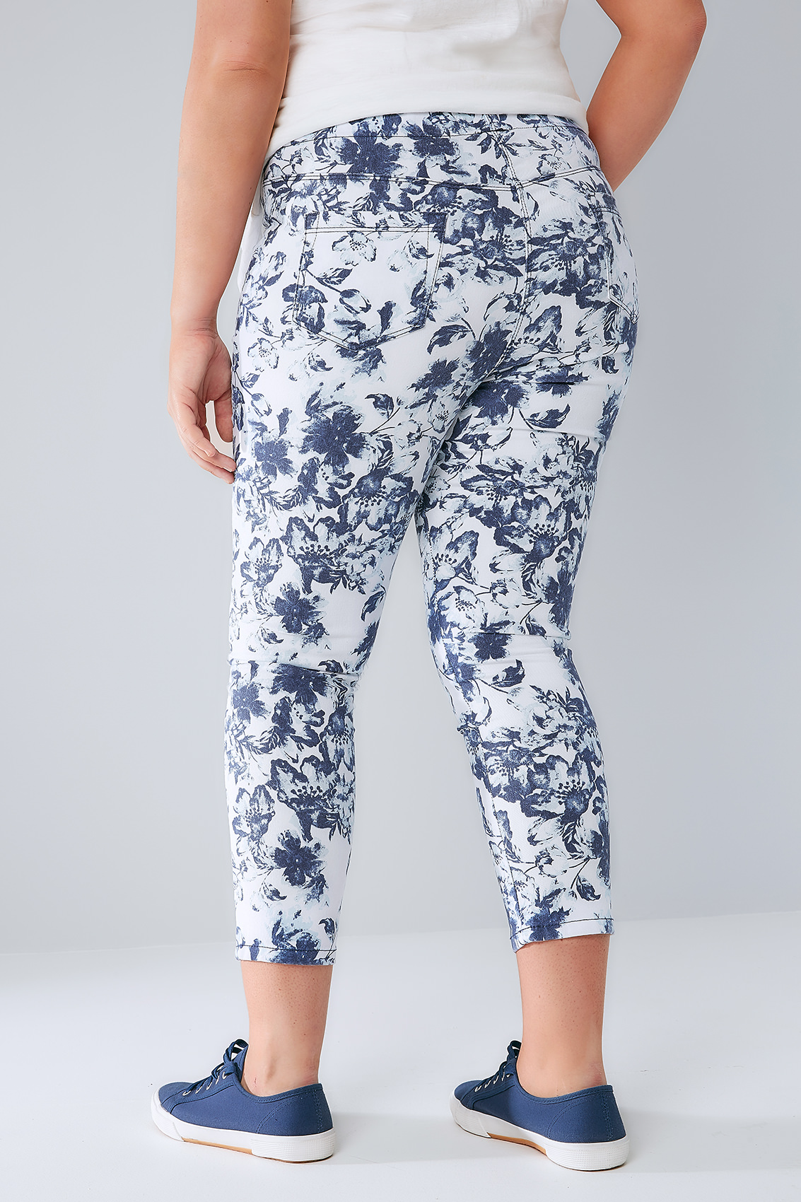 Blue & White Floral Print Pull On Cropped JENNY Jeggings Plus size 16 to 32