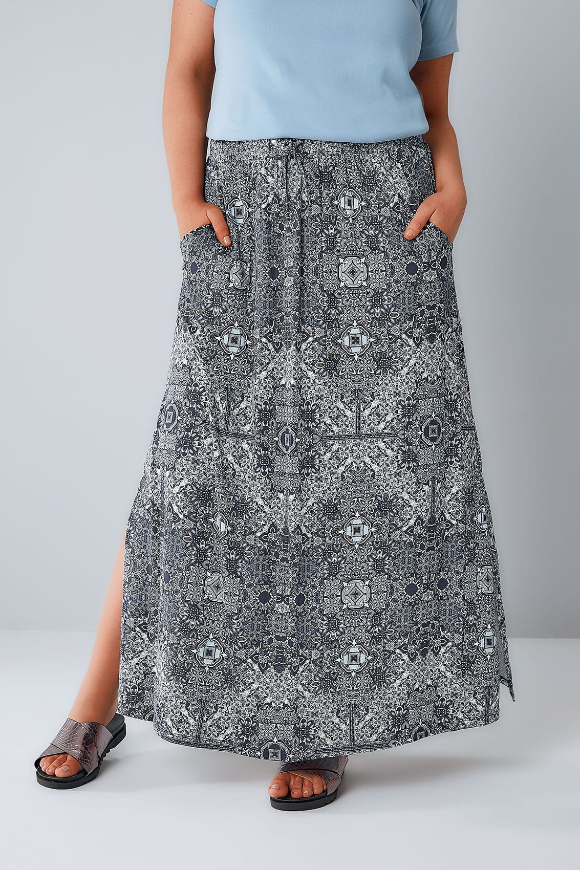 Navy & White Tapestry Print Pull On Maxi Skirt With Side Splits, Plus ...