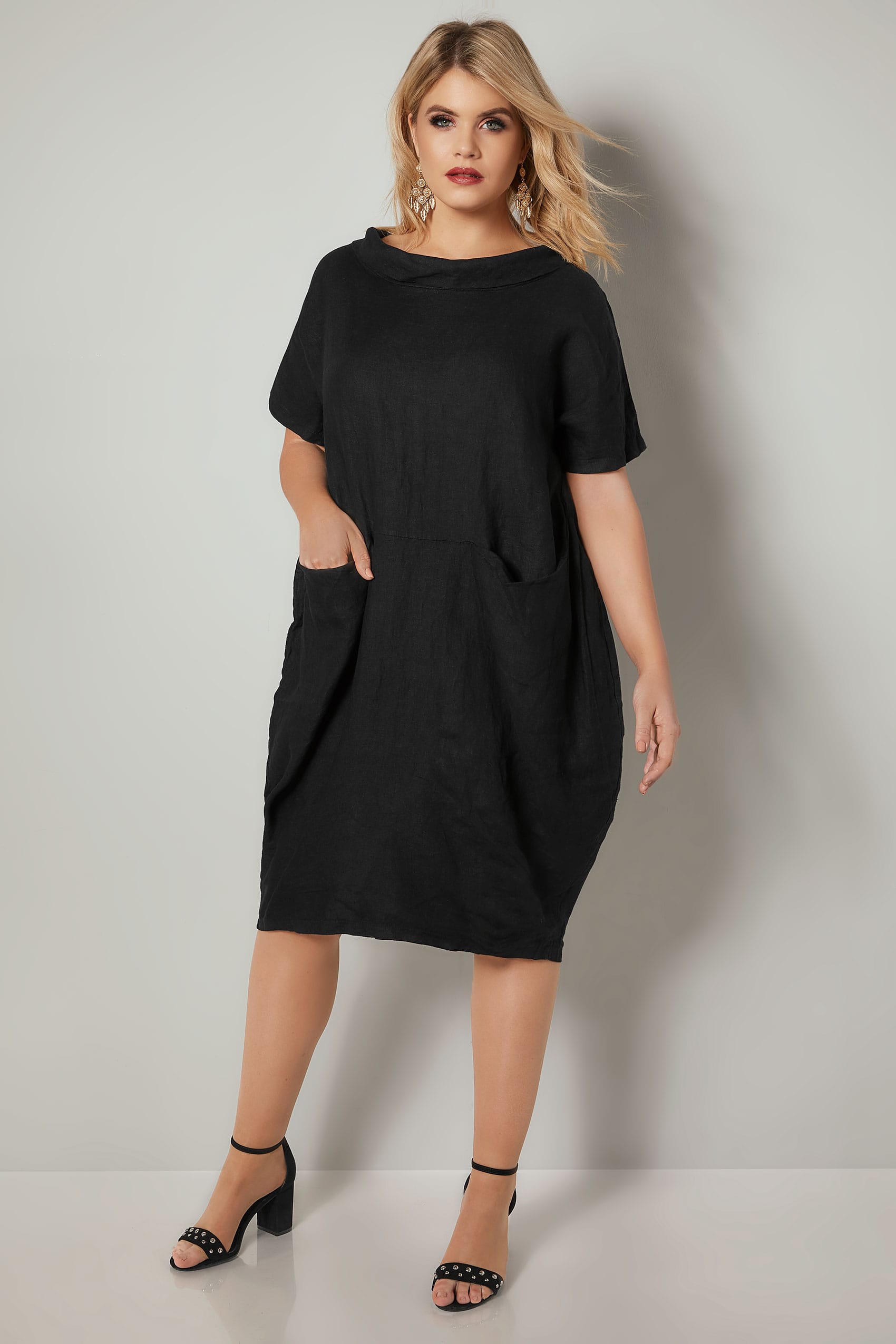 Oversized dress with pockets