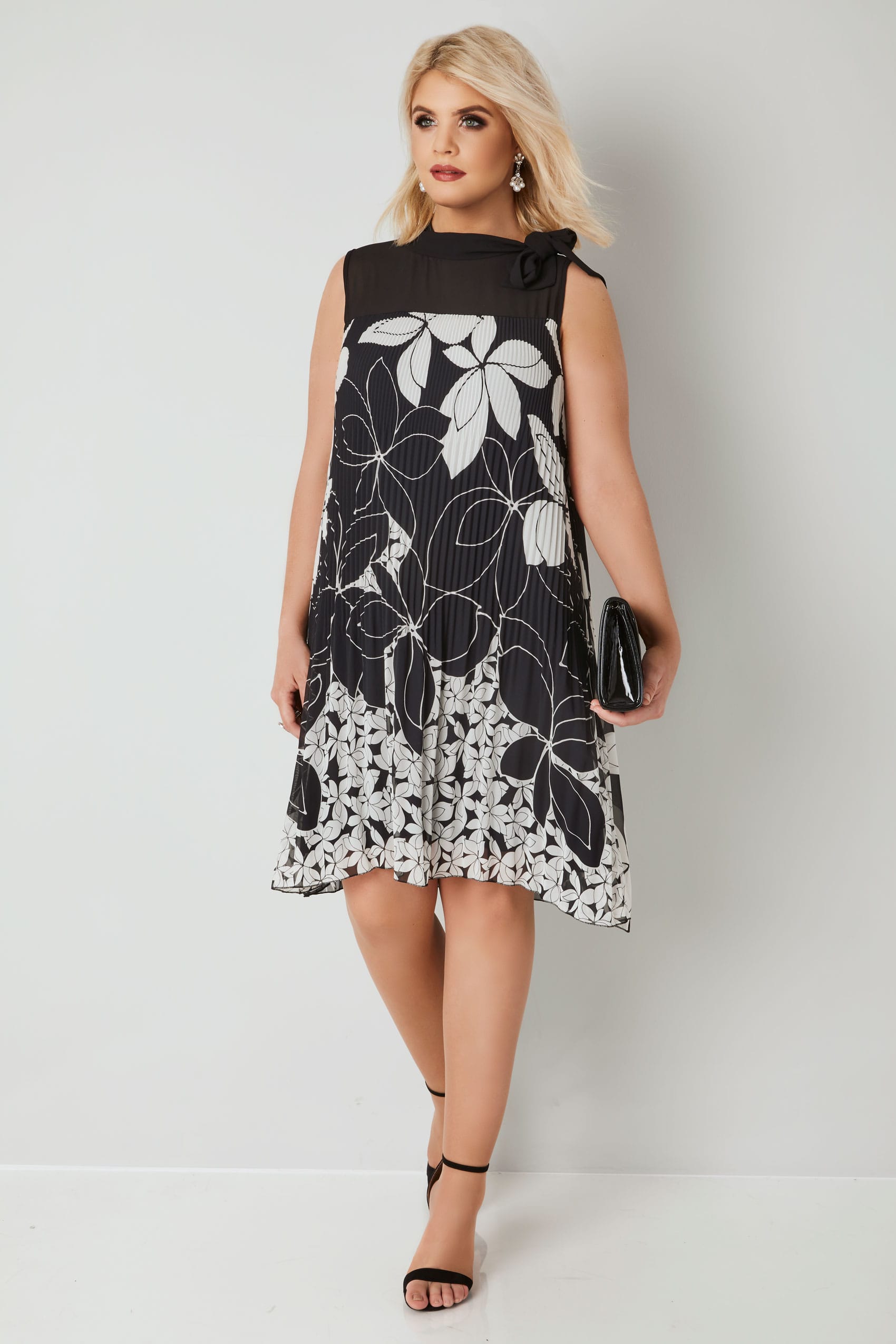 PAPRIKA Black & White Floral Print Plisse Dress, plus size 16 to 26