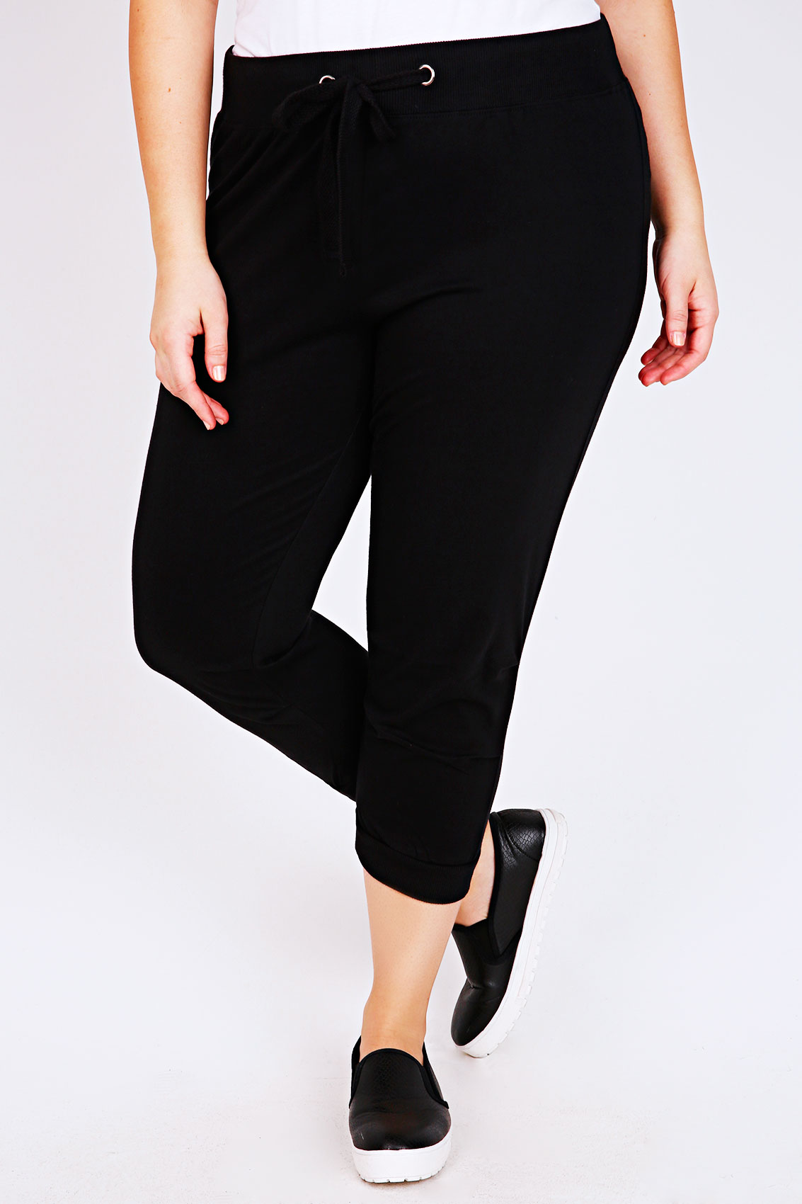 Westrock Bay Black Cropped Joggers With Elasticated Waist & Cuff